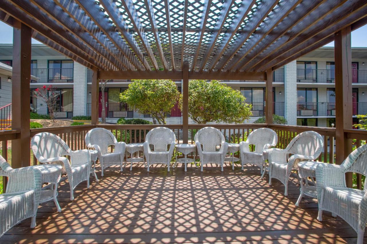 Motel Ramada By Wyndham Branson Exterior foto